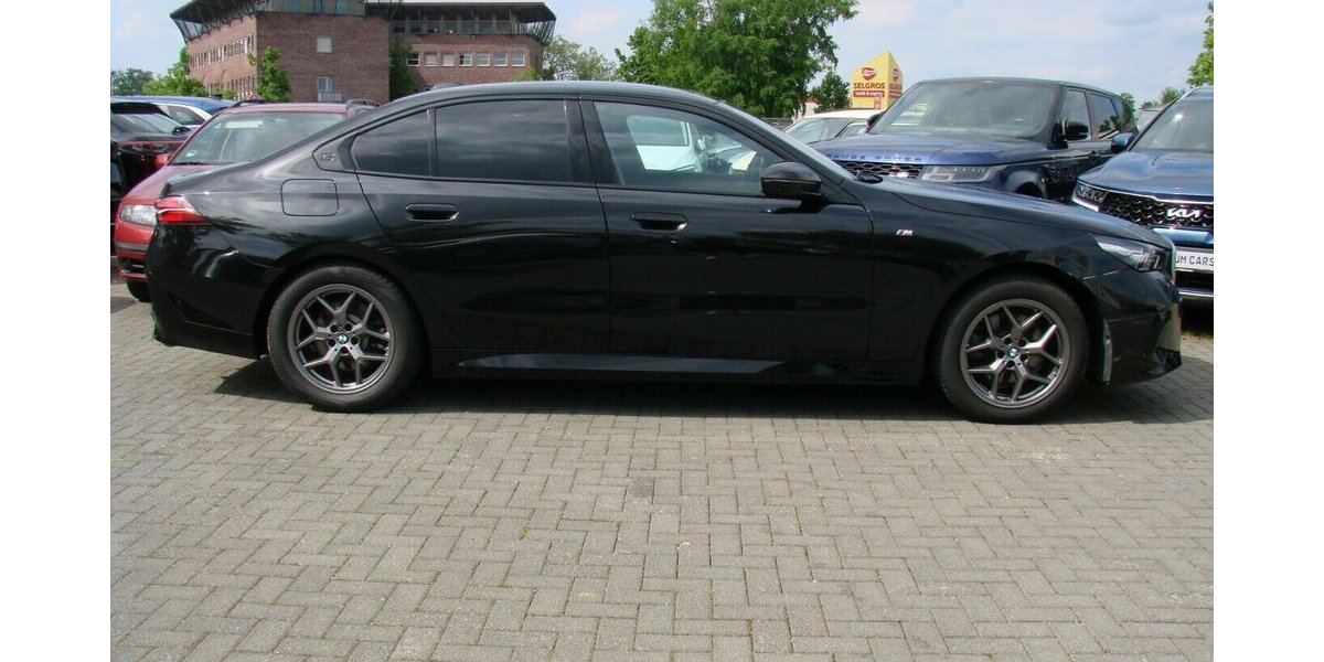 BMW 520 M-Sport Shadow Line ACC H&K SHZ AHK 360º 22.012 km 44.980 &euro; Falkensee 14612