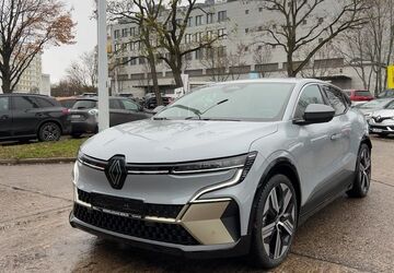 Renault Megane E-TECH 8.500 km 33.590 &euro; Berlin 13055