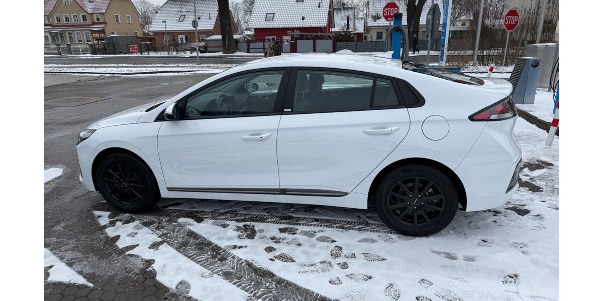 Hyundai IONIQ 30.000 km 17.000 &euro; Rüdersdorf 15562