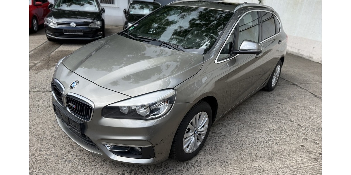 BMW 218 Active Tourer i Luxury Line Leder Schiebed. 132.210 km 9.900 &euro; Berlin 10247