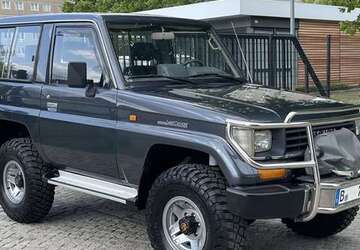 Toyota Land Cruiser 323.000 km 32.900 &euro; Berlin 12681