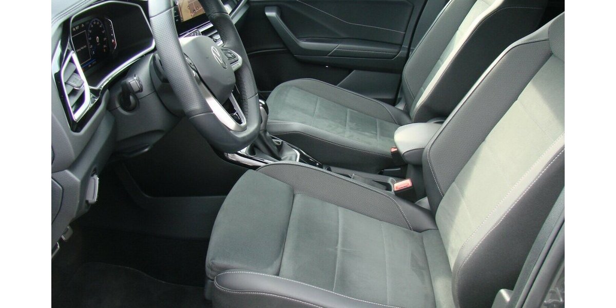 VW T-Roc 1.5TSi R-Line BMT IQ-Light ACC AHK Digital C 11.011 km 28.980 &euro; Falkensee 14612