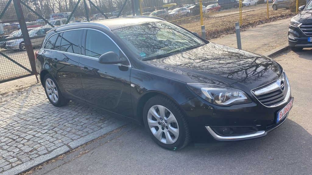 Opel Insignia 137.983 km 8.900 &euro; Berlin 12109