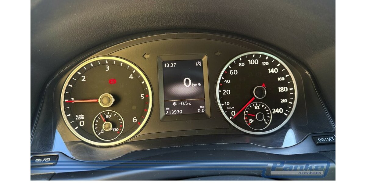 VW Tiguan Sport*AHK*R-Cam*Alca*WR+SR**Tempo*Ambiete 213.970 km 10.980 &euro; Berlin 13187