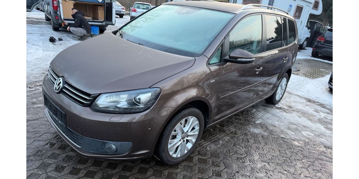 VW Touran 161.700 km 7.700 &euro; Hönow 15366