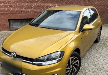 VW Golf 148.852 km 10.499 &euro; Berlin 10243