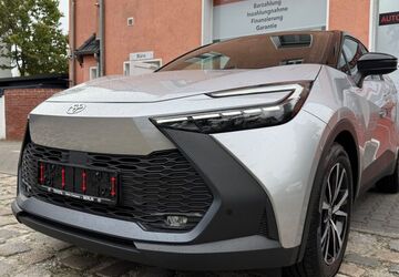 Toyota C-HR 11.910 km 28.800 &euro; Berlin 12351