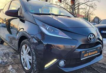 Toyota Aygo 100.000 km 8.999 &euro; Berlin 13597