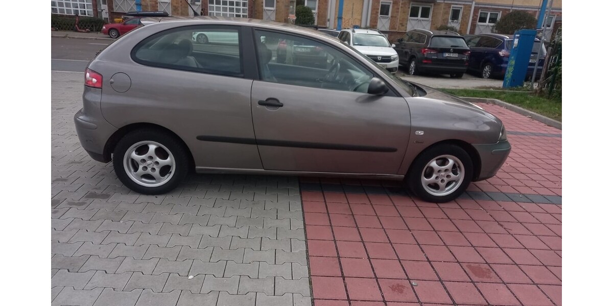 Seat Ibiza 211.392 km 2.000 &euro; Berlin 10178