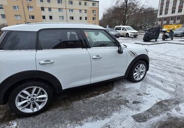 Mini Cooper Countryman 93.000 km 10.300 &euro; Berlin 10179