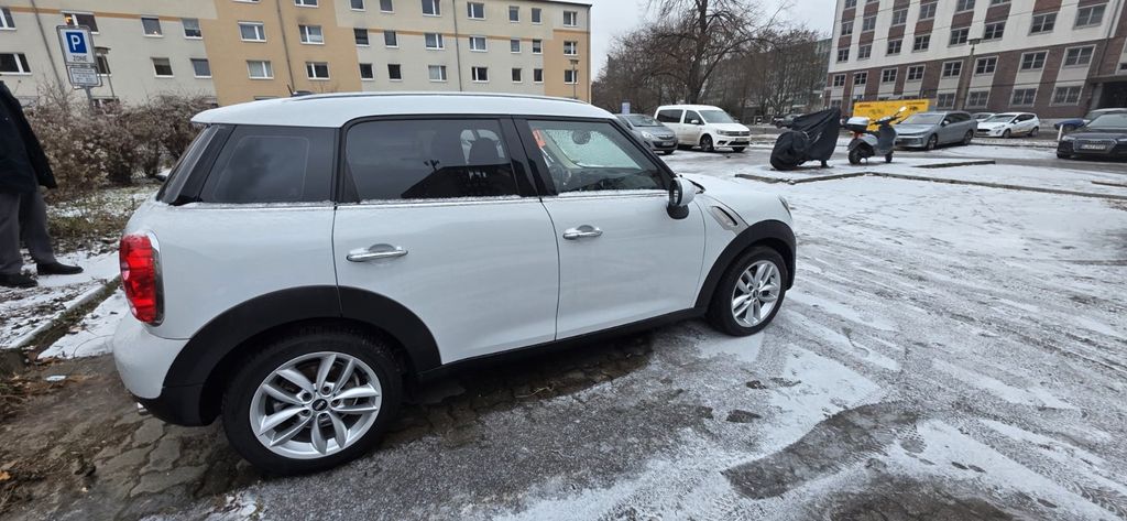 Mini Cooper Countryman 93.000 km 10.300 &euro; Berlin 10179
