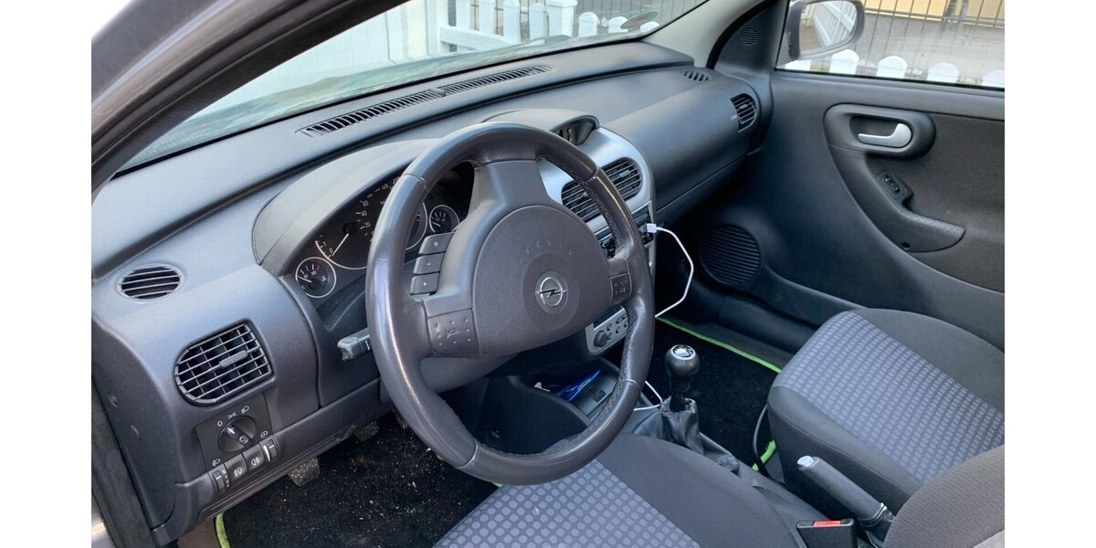 Opel Corsa C 129.000 km 2.490 &euro; Ludwigsfelde 14974