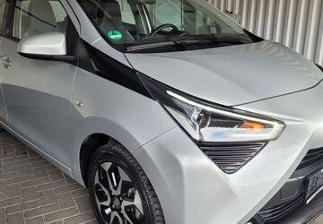 Toyota Aygo (X) 56.264 km 9.400 &euro; Berlin 12277