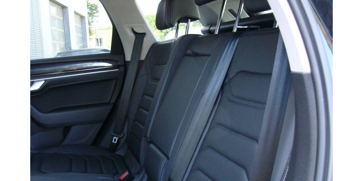 VW Touareg 3.0TDi Black Style 4M ACC LED AHK Luftfede 34.980 km 48.980 &euro; Falkensee 14612