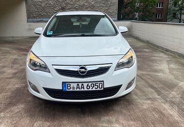 Opel Astra 142.000 km 2.400 &euro; Berlin 12099