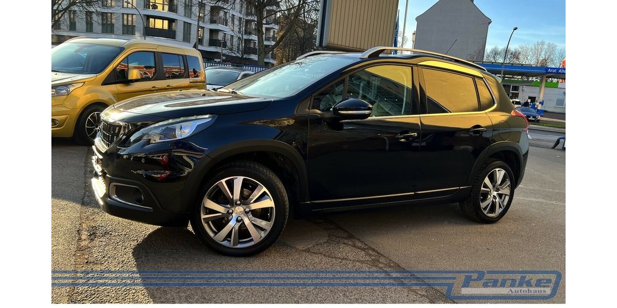 Peugeot 2008 1.2 PureTech Allure*Carplay*Leder*Tempo* 100.000 km 7.480 &euro; Berlin 13187