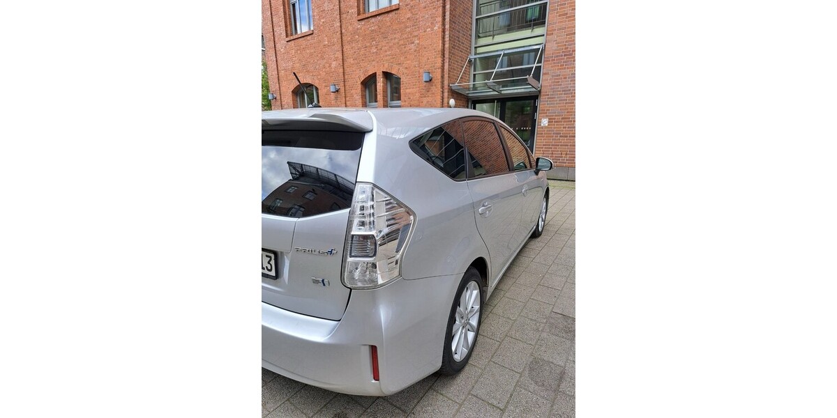Toyota Prius Plus 164.000 km 13.000 &euro; Berlin 10178