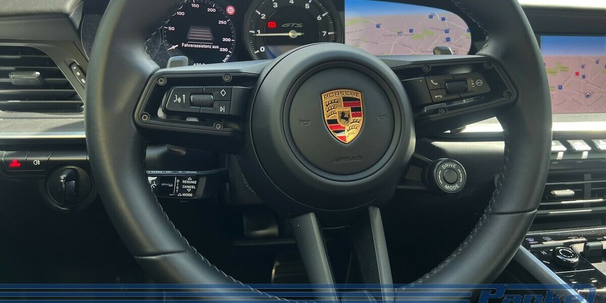 Porsche 911 Carrera 4 GTS Cabriolet*Night*Chromo*Sthzg* 1.750 km 172.890 &euro; Berlin 13187