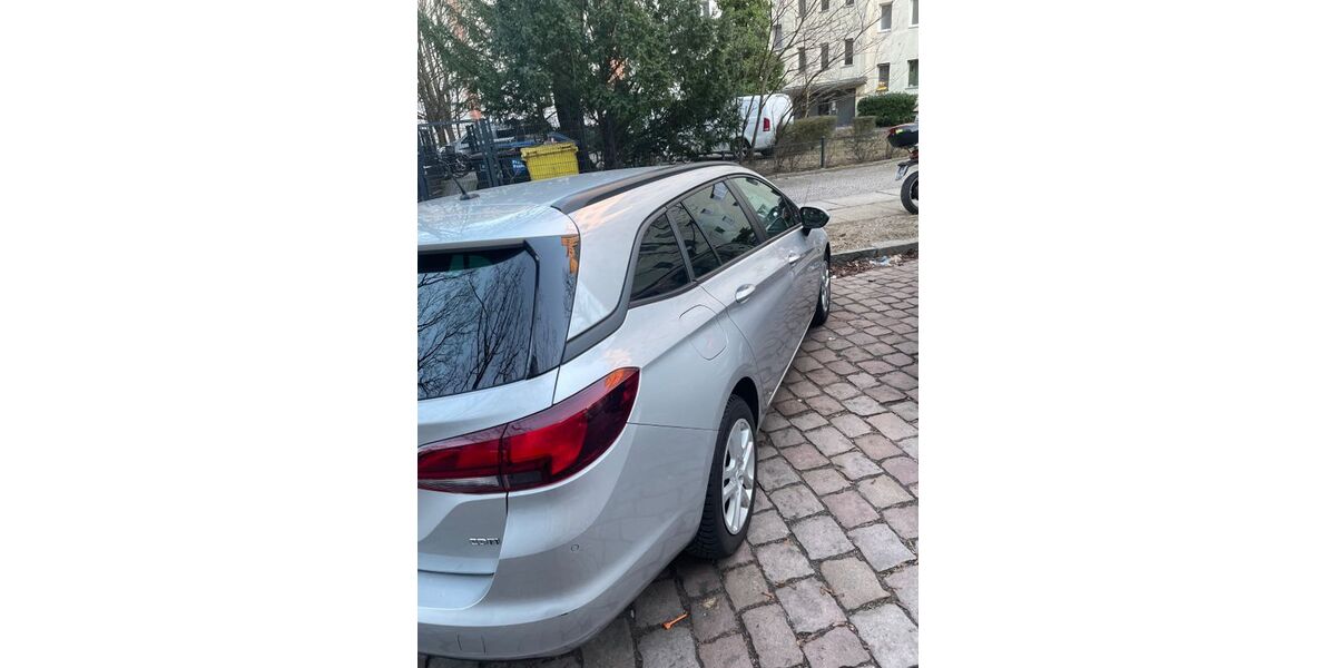 Opel Astra 114.000 km 8.400 &euro; Berlin 10709