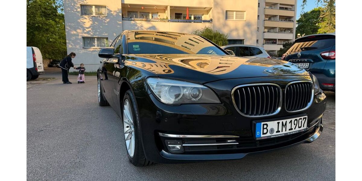 BMW 730 210.000 km 13.950 &euro; Berlin 13357