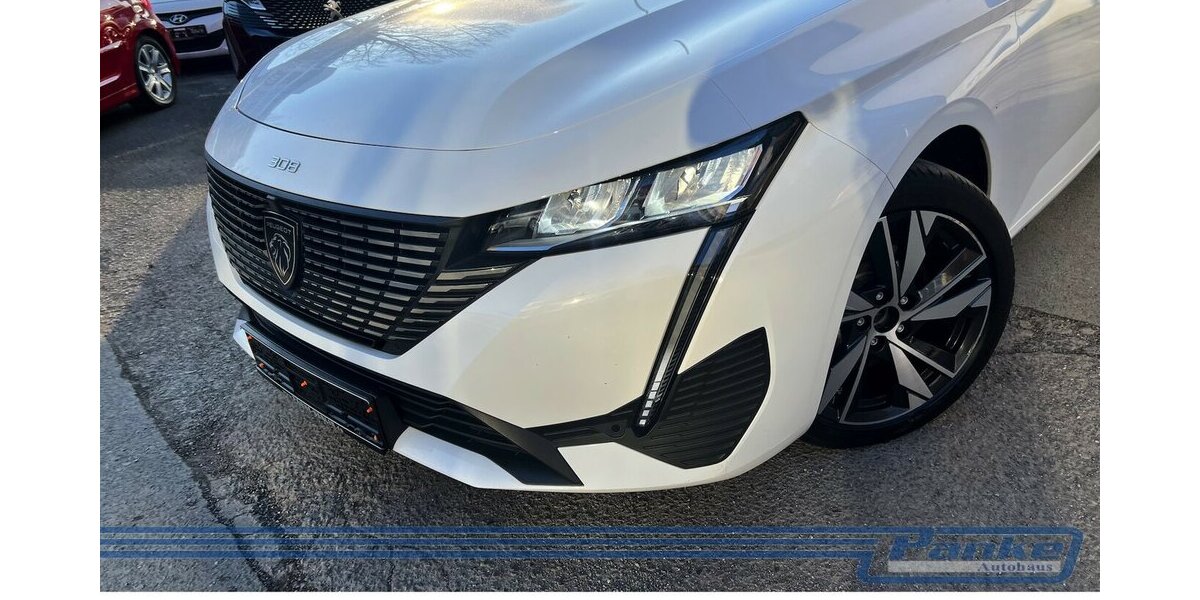 Peugeot 308 Allure EAT8*NAV*Carplay*LED*360°*Cockpit* 150.000 km 17.990 &euro; Berlin 13187