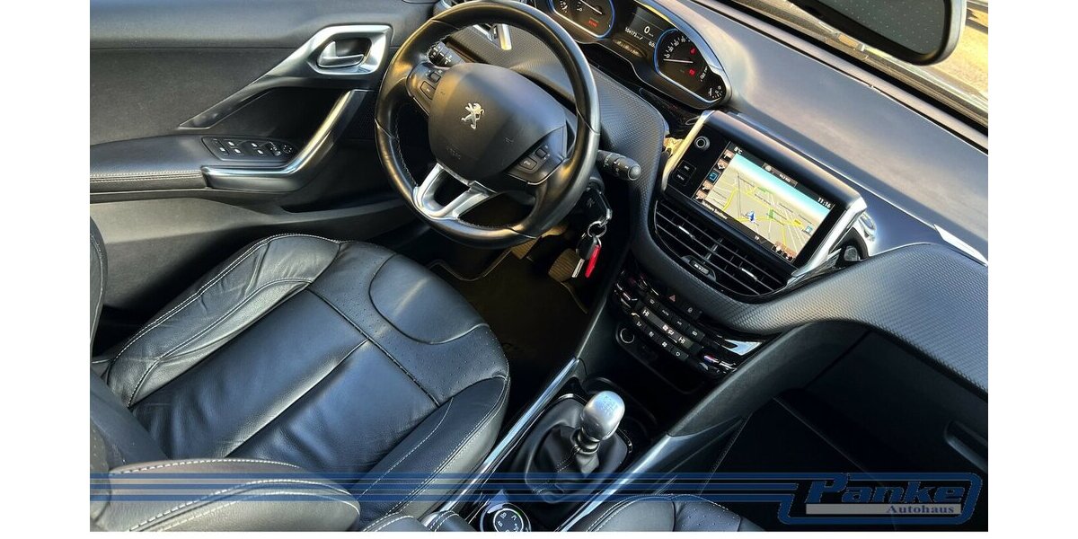 Peugeot 2008 1.2 PureTech Allure*Carplay*Leder*Tempo* 100.000 km 7.480 &euro; Berlin 13187