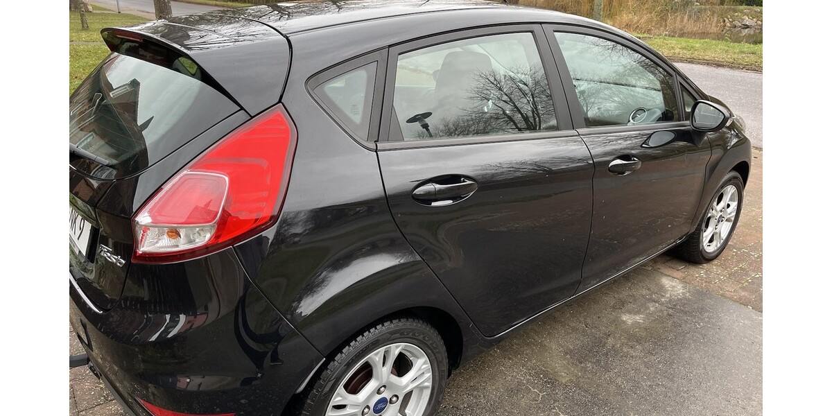 Ford Fiesta 104.950 km 5.200 &euro; Berlin 10178