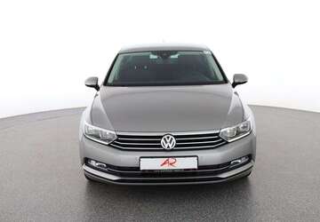 VW Passat 99.985 km 17.880 &euro; Berlin 12103