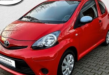 Toyota Aygo (X) 109.747 km 4.490 &euro; Berlin 12353