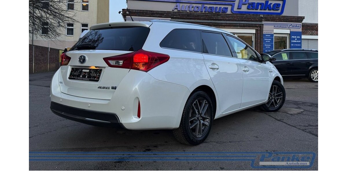 Toyota Auris Touring Sports Hybrid Aut.*RFK*SHZ*1Hand 165.355 km 10.480 &euro; Berlin 13187