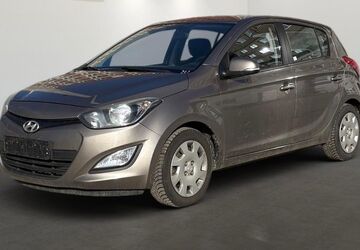Hyundai i20 137.000 km 7.800 &euro; Velten 16727