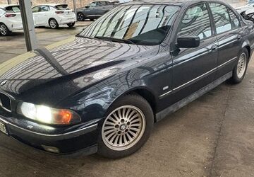 BMW 520 310.000 km 2.490 &euro; Berlin 12099
