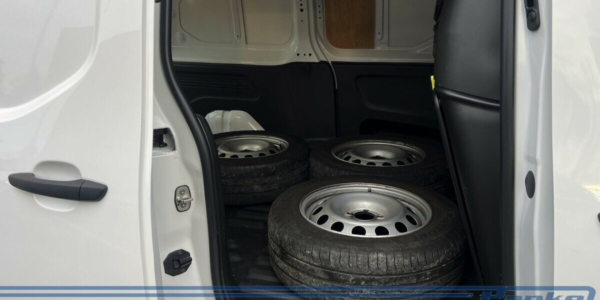 Citroen Berlingo Club XLL2*3-Sitz*Sthzg*Tempo*PDC*Glas* 34.799 km 16.990 &euro; Berlin 13187