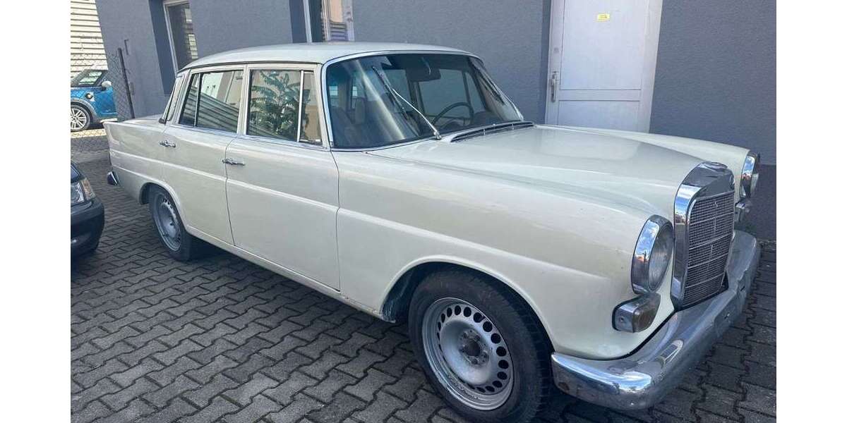 Mercedes-Benz 200 62.000 km 9.888 &euro; Berlin (Pankow) 13127