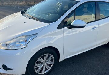 Peugeot 208 113.000 km 3.299 &euro; Berlin 12057