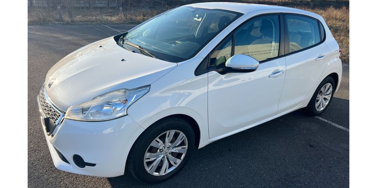 Peugeot 208 113.000 km 3.299 &euro; Berlin 12057
