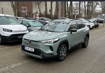 Toyota Corolla Cross 3.500 km 42.940 &euro; Berlin 13403