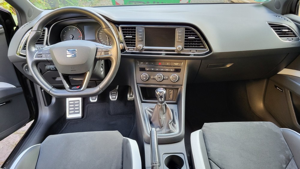 Seat Leon SC 96.000 km 16.900 &euro; Berlin 10178