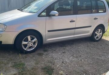 VW Touran 156.000 km 2.500 &euro; Berlin 12681