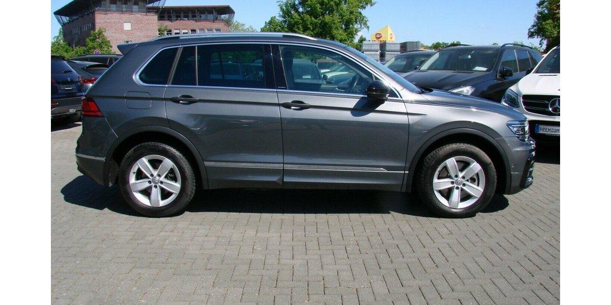 VW Tiguan 2.0TSi 4Motion R-line ACC Navi LED Kamera 22.247 km 27.980 &euro; Falkensee 14612