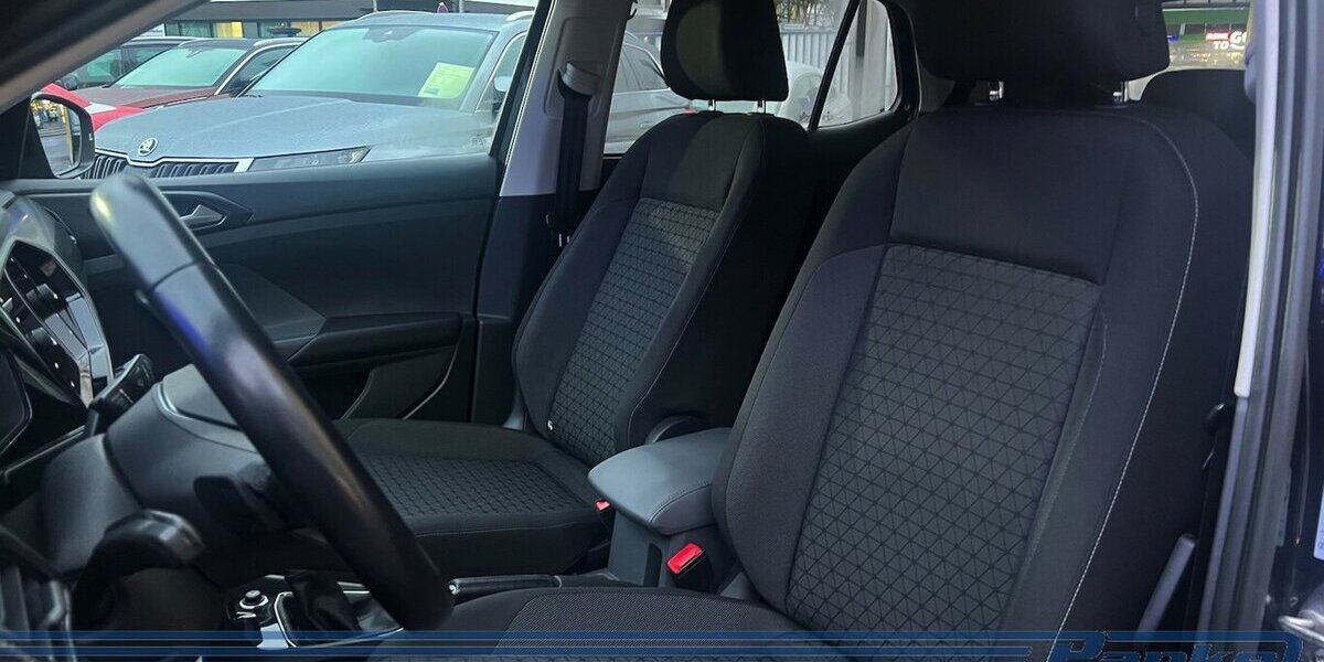 VW T-Cross 1.0 TSI R-Line DSG OPF*ACC*NAV*RFK*LED* 81.393 km 17.890 &euro; Berlin 13187