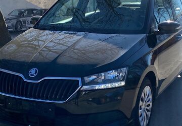Skoda Fabia 89.976 km 9.890 &euro; Berlin 12681