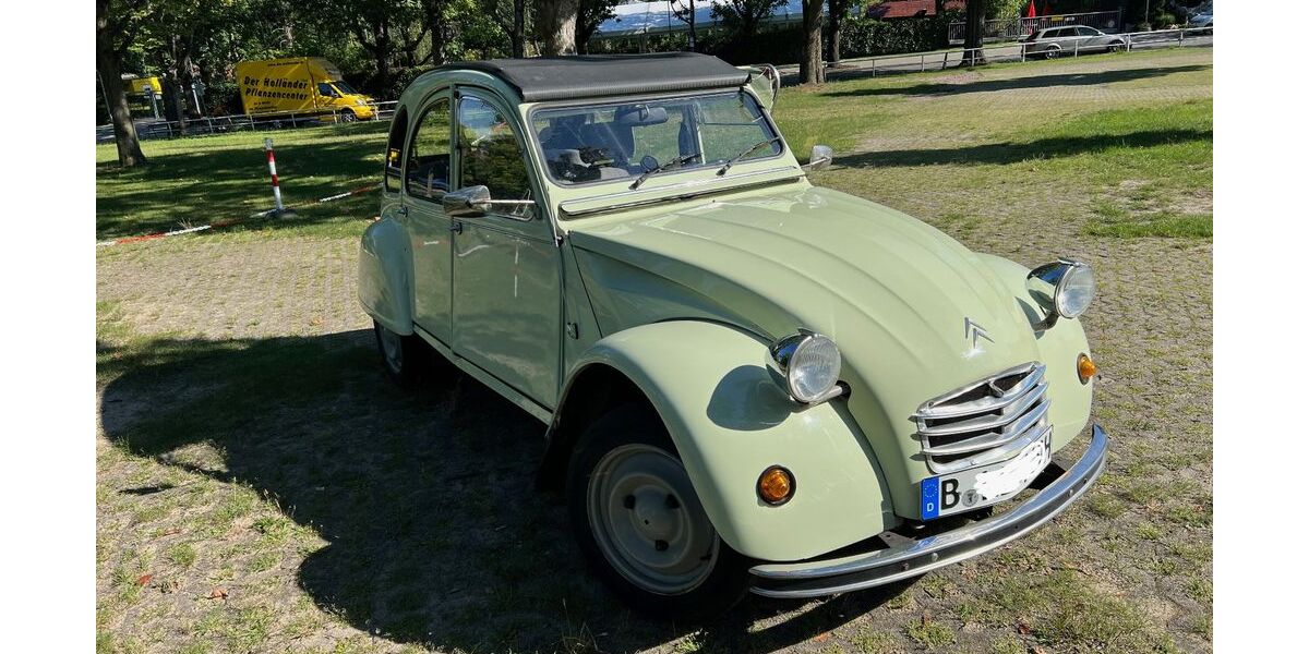 Citroen 2 CV 60.000 km 10.850 &euro; Berlin 10587