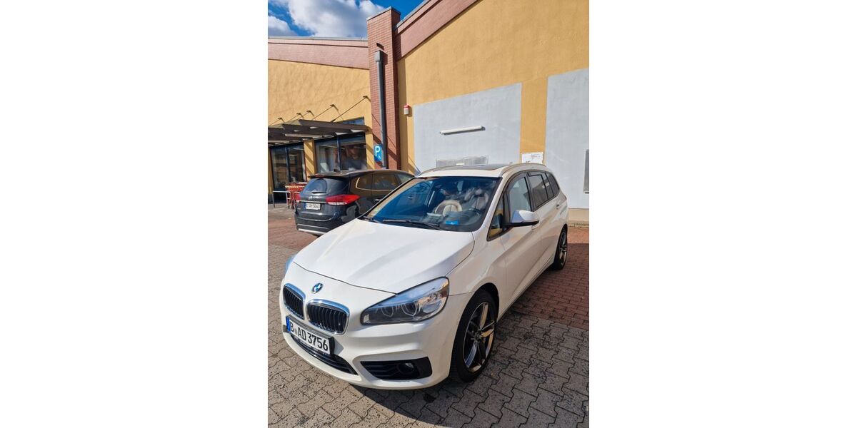 BMW 220 Gran Tourer 182.000 km 14.500 &euro; Berlin 13409