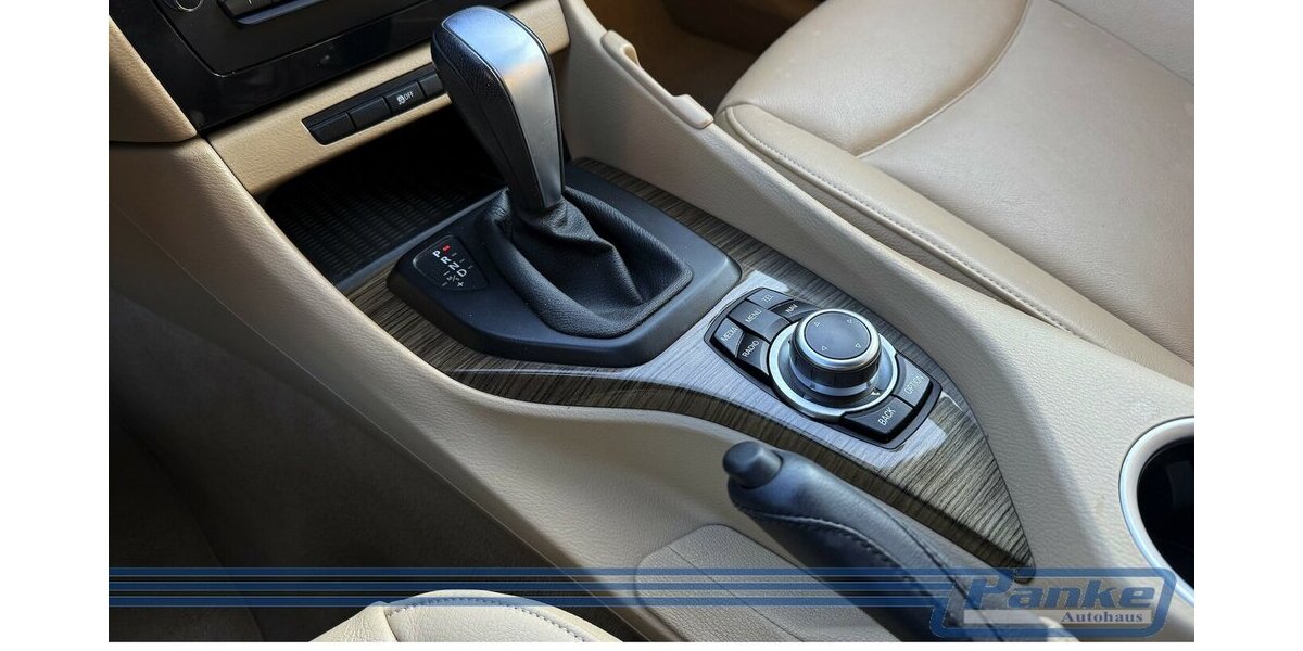 BMW X1 18 i sDrive Aut.*NAV*SHZ*Leder*USB*AC* 100.000 km 10.490 &euro; Berlin 13187