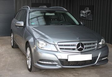 Mercedes-Benz C 180 103.890 km 10.990 &euro; Berlin 12107