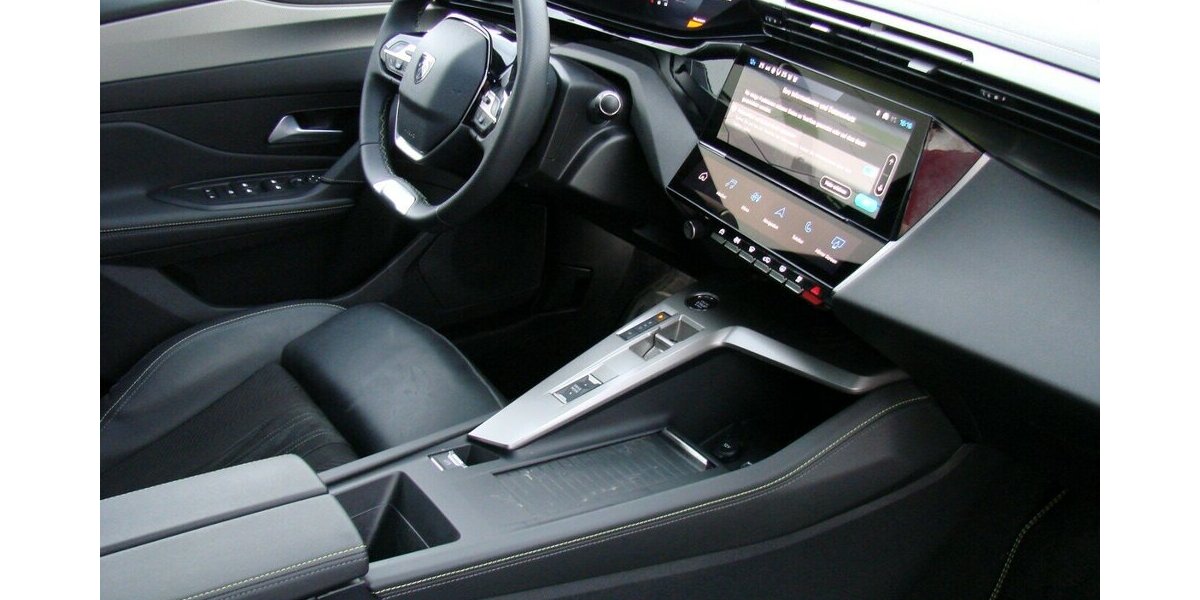 Peugeot 308 1.5 BlueHDi GT Premium ACC LED AHK Pano Focal 14.551 km 27.980 &euro; Falkensee 14612