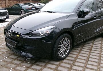 Mazda 2 32.246 km 17.990 &euro; Berlin 13407