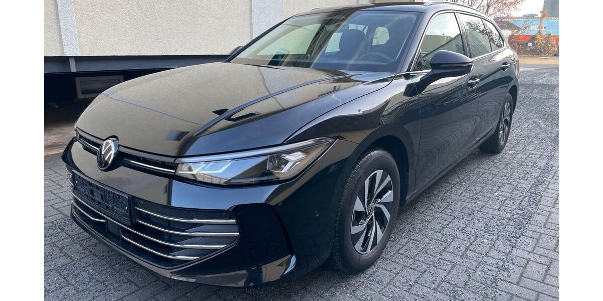 VW Passat 28.500 km 31.900 &euro; Berlin 12057