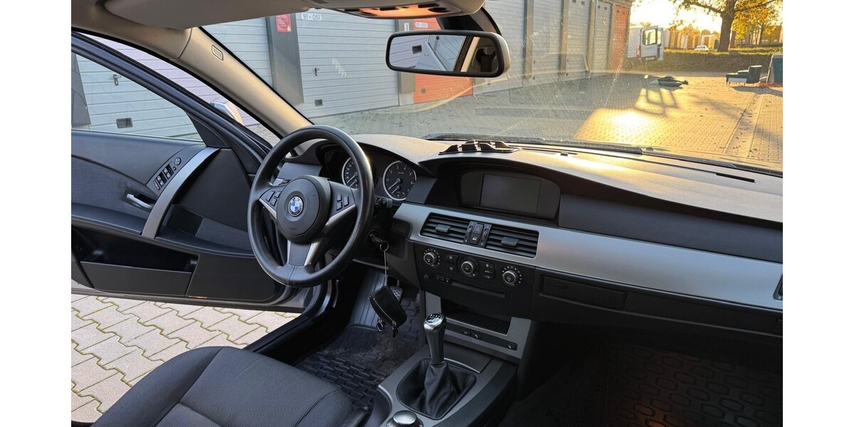 BMW 523 70.000 km 11.490 &euro; Berlin 10178